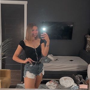 Black Boohoo zip up crop top